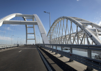 В Кремле отреагировали на заявление секретаря СНБО Украины Алексея Данилова нанести удар по Крамскому мосту, как только у ВСУ появится такая возможность
