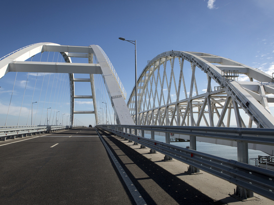 Песков назвал угрозу атаковать Крымский мост «анонсом теракта»