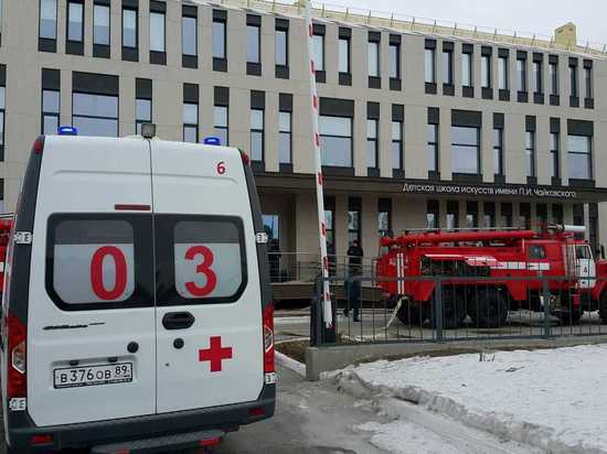 Горел чердак: в Ноябрьске из детской школы искусств эвакуировали 29 человек