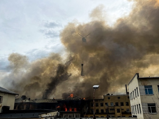 Страшный пожар в НИИ в Твери прилетел тушить вертолёт