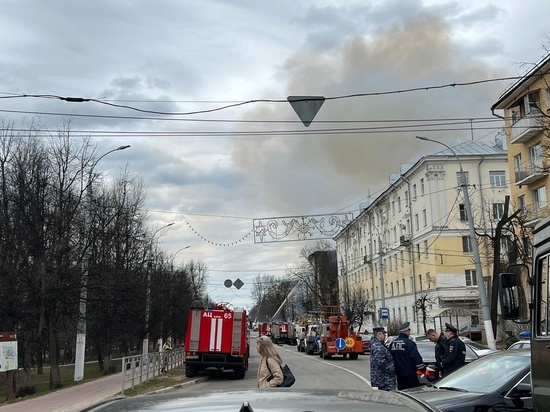 Из-за пожара в НИИ ВКО в Твери перекрыли несколько улиц: образовалась пробка