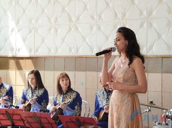 Артисты луганской филармонии выступили в Клинике медицины катастроф