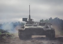 Германия продолжит вносить вклад в безопасность НАТО и оказывать поддержку Украине, но поставлять Киеву тяжелую технику и танки не сможет.