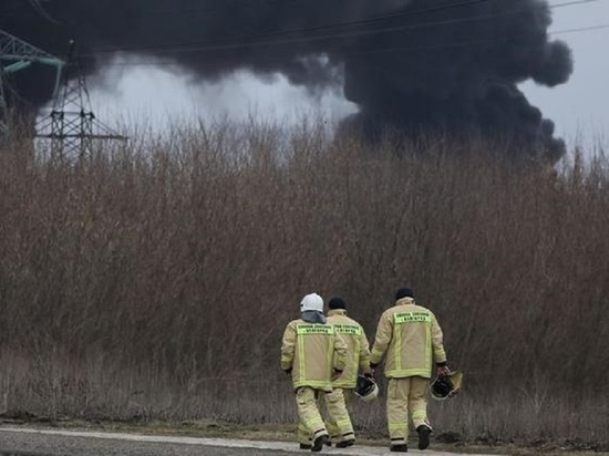 Девять белгородцев представят к награде за потушенный пожар на нефтебазе