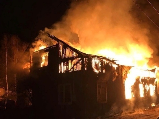 Пожарные полтора часа боролись с огнем в частном доме в садоводстве «Хрусталь»