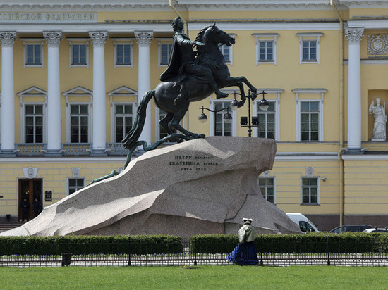 Петербуржцам покажут, как праздновалось 200-летие Петра I, на Марсовом поле