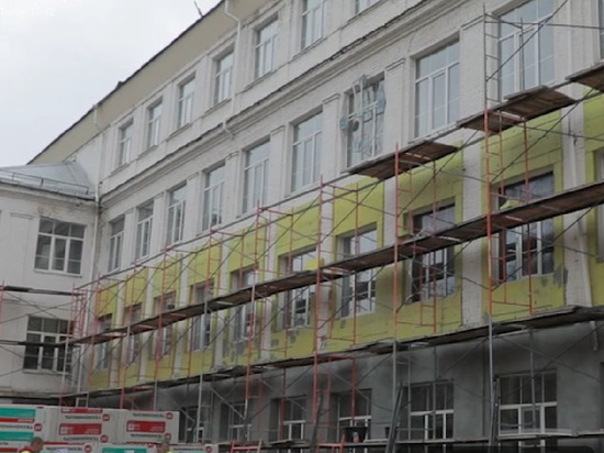 В Саратове в сгоревшей школе № 18 начался капремонт