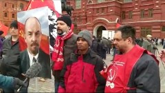 Память Ленина почтили на Красной площади: кадры шествия к мавзолею