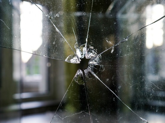 В Донецке нетрезвый мужчина утроил стрельбу из автомата по окнам дома