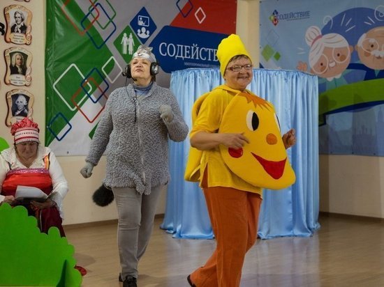 В Астрахани «серебряные» волонтёры презентовали пасхальную сказку