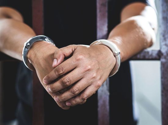 Двух парней задержали за стрельбу в мужчину и 11-летнего ребенка в Малых Колпанах