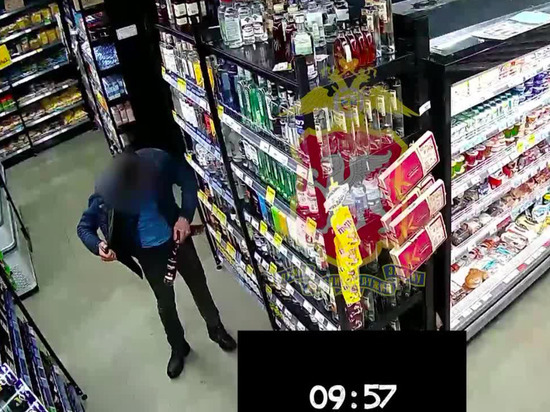 В Симферополе мужчина украл из магазина спиртное на 5 тысяч рублей