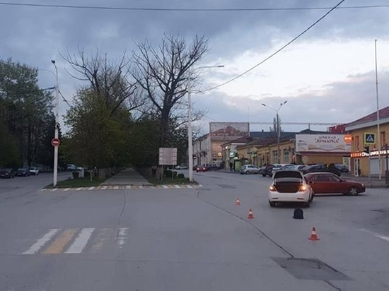 В Новочеркасске водитель авто сбил двух девочек