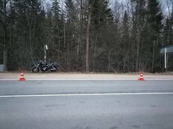 Ранним утром в Тверской области мотоциклист попал в аварию