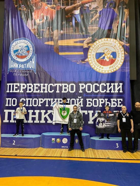 Юный спортсмен из Ноябрьска завоевал золото на первенстве РФ по панкратиону
