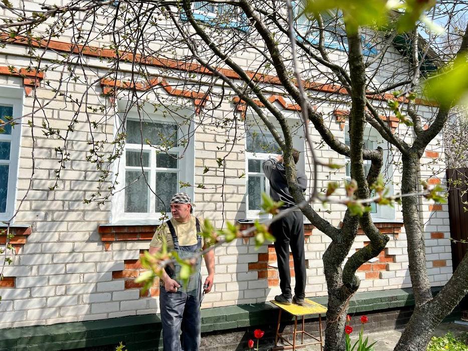 Как восстанавливают пострадавшие от обстрела дома в белгородском селе Головчино