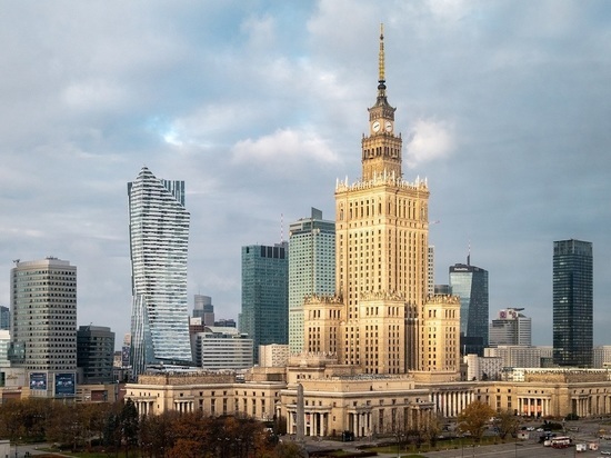 Польша разошлет по Европе передвижные антироссийские билборды