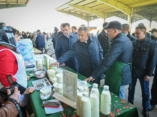 Минниханов посетил сельхозярмарку в Казани