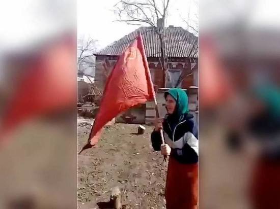 Рогозин: изображение украинской бабушки с красным знаменем нанесут на ракету