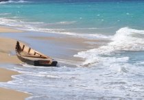 У берегов Туниса произошло крушение четырех лодок с мигрантами, в результате которого погибли не менее двенадцати человек, а еще десять пропали без вести