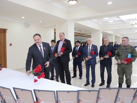Глава Дагестана встретился с семьями военнослужащих