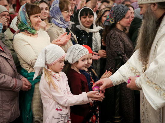 В Александро-Невском кафедральном соборе Нижнего Новгорода прошло Пасхальное богослужение