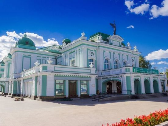 Среди директоров омских театров больше всех снова зарабатывает Виктор Лапухин