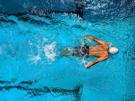 Юный новгородец впервые в истории выиграл всероссийские соревнования по плаванию