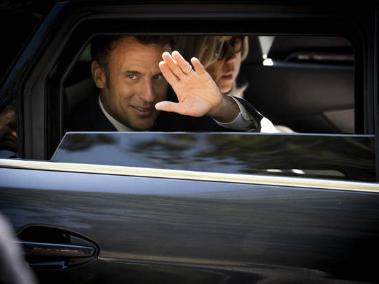 Названы первые результаты с участков во Франции: Макрон набирает 57%