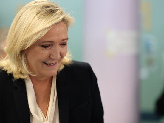 Ле Пен признала поражение на выборах президента Франции