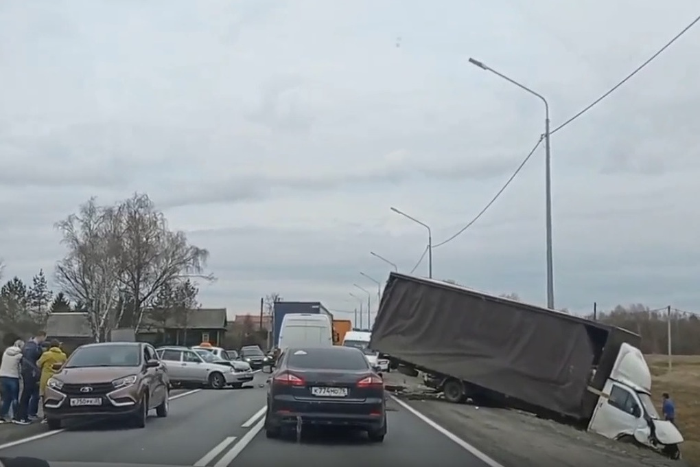На трассе ярославля дтп. Трасса м8 Ярославль. ДТП Ярославская область трасса м8.