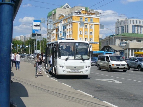 После падения в автобусе белгородец отсудил у ЕТК 400 тысяч рублей