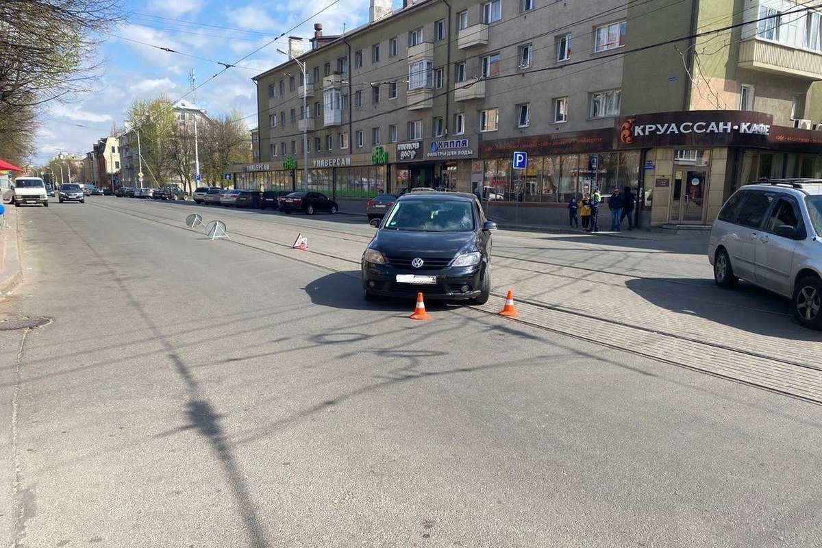 Новости 25 11. Багратиона 43 Калининград. Сбили в Калининграде на пешеходном переходе возле спутника.