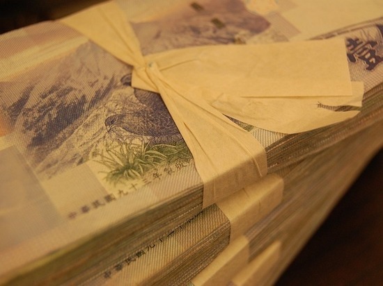Жителям Владивостока рассказали о причинах падения юаня