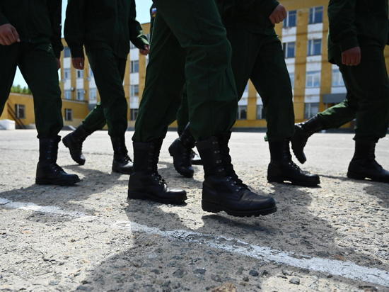 В Челябинске военный напал на полицейского