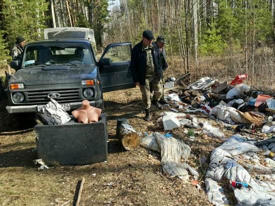 Несколько стихийных свалок ликвидировали южноуральцы на озере Большой Еланчик
