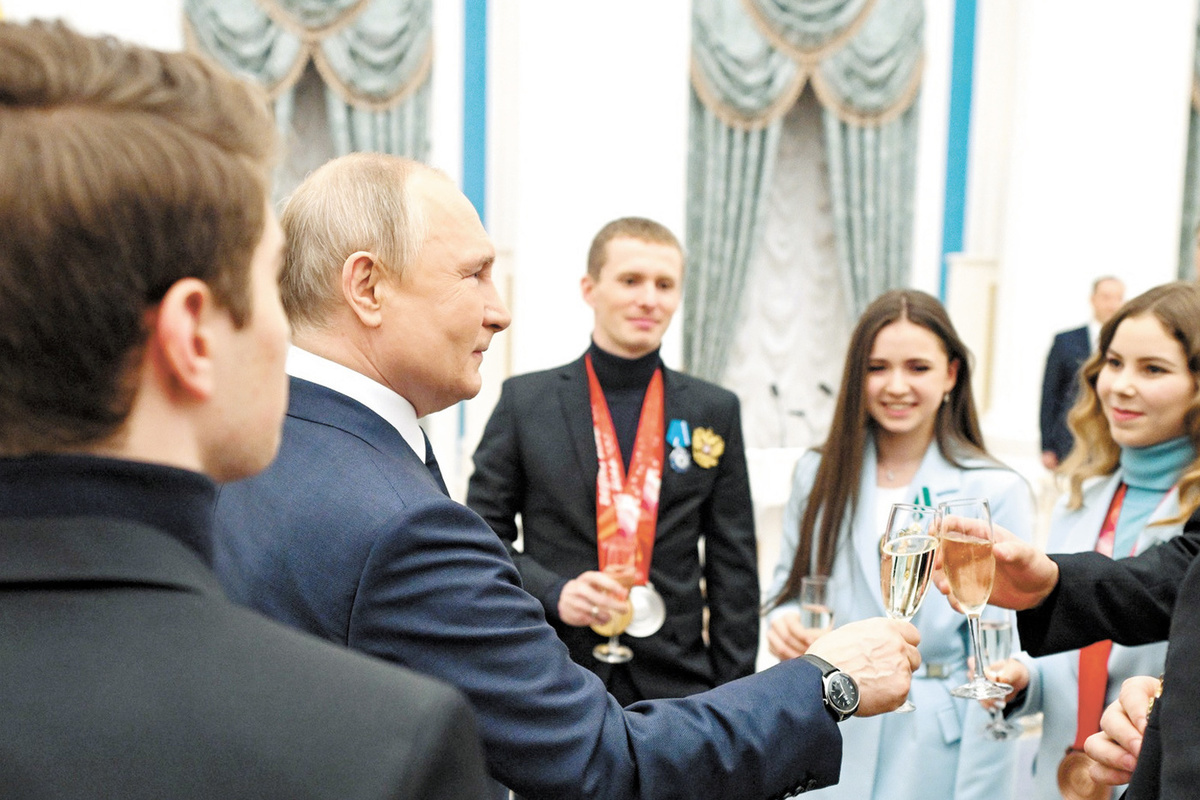 Награждение Олимпийских чемпионов 2022 в Кремле. Награждение победителей олимпиады. Президентская стипендия спортсменам