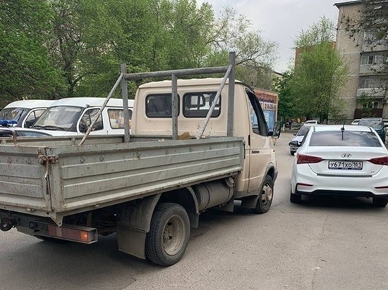 Трехлетний ребенок попал под колеса ГАЗели в Ростове