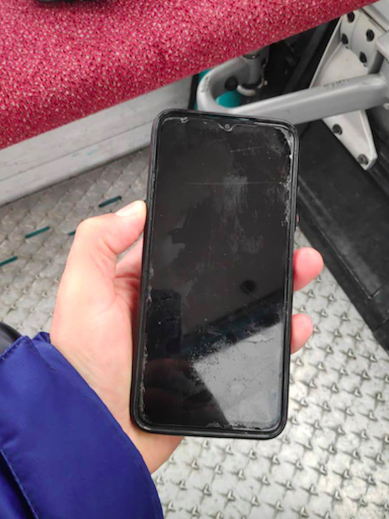 Туристы из Москвы потеряли телефон на сахалинском «Горном воздухе»: как смартфон «нашел» своего хозяина