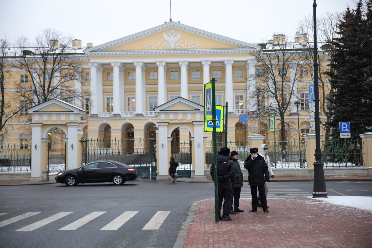 здание администрации санкт петербурга