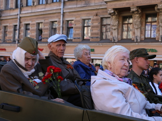 Ветераны смогут бесплатно ездить на общественном транспорте Петербурга с 7 по 9 мая