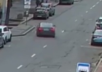 В центре Москвы пьяный водитель Audi сбил человека на тротуаре