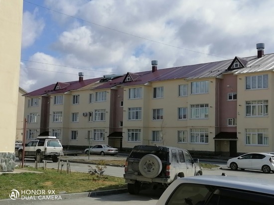 Сильный ветер сорвал кровли с домов в Южно-Сахалинске