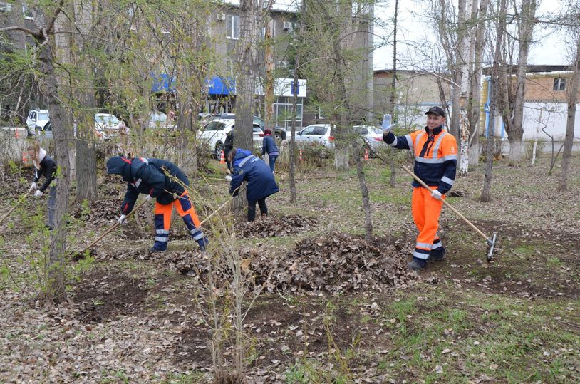 Во время субботника заводом было выпущено