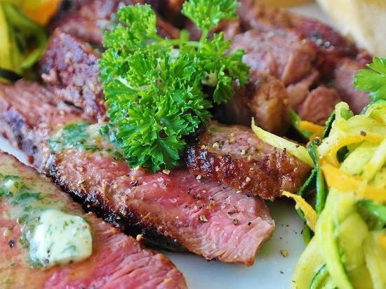 Диетолог назвал мясо, которое нельзя есть каждый день