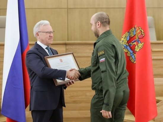 12 наград за тушение пожара в Минусинском районе вручил губернатор Александр Усс