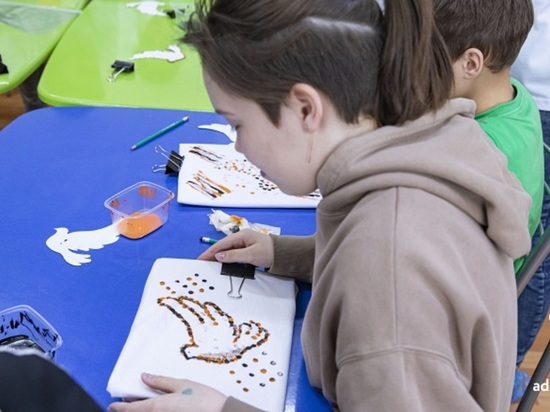 Мастер-класс для воспитанников детского дома провели активисты молодежной палаты горсовета