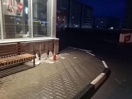 Водитель без прав сбил в Ижевске пешехода и врезался с стену KFC