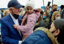 Президент Джо Байден объявил 21 апреля о новой программе помощи, на которую смогут подавать беженцы из Украины, желающие приехать в США