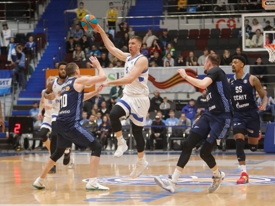 Баскетболисты «Енисея» проиграли «Зениту» в Красноярске и завершили сезон 2021/22